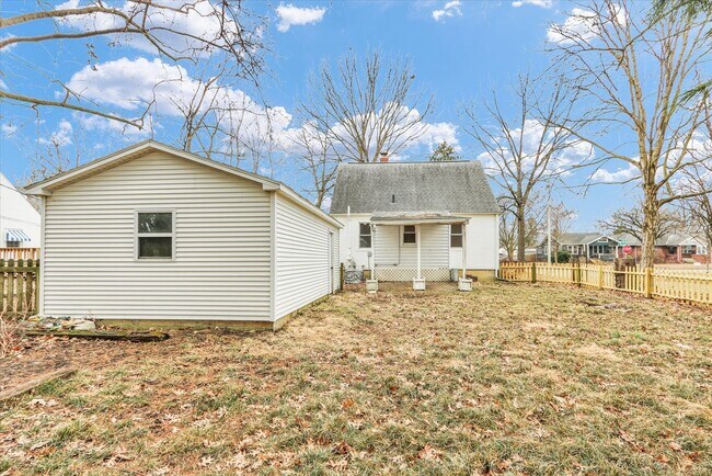 Foto del edificio - 502 E Washington St