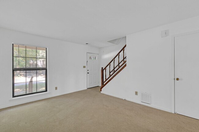Foto del edificio - Call Sabrina Thomas' Office at 757-767-076...