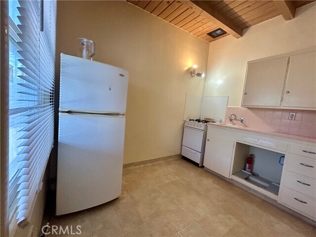 Foto del edificio - 440 Atascadero Rd
