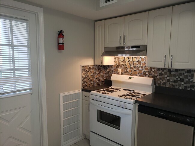 Building Photo - 4503 Winding Brook Dr
