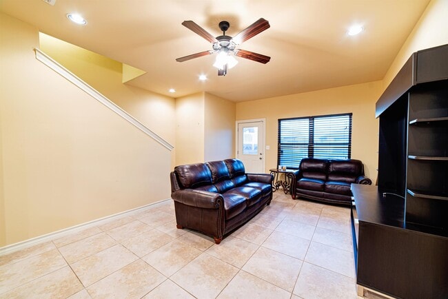 Building Photo - 5814 Montevista Dr