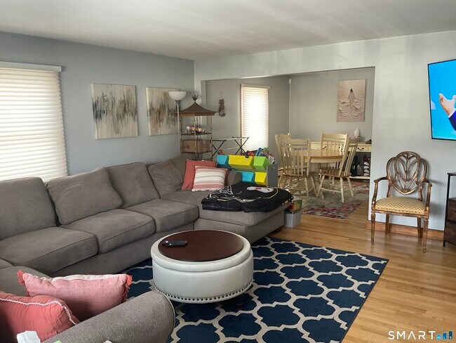 Foto del edificio - 83 D'Eramo Pl