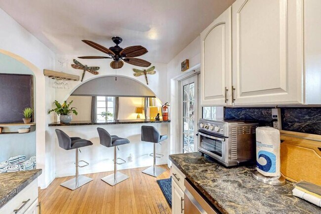 Building Photo - 3 bedroom in Hollywood FL 33020