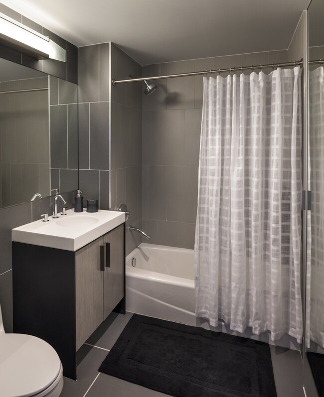 Foto del edificio - 250 Ashland Pl