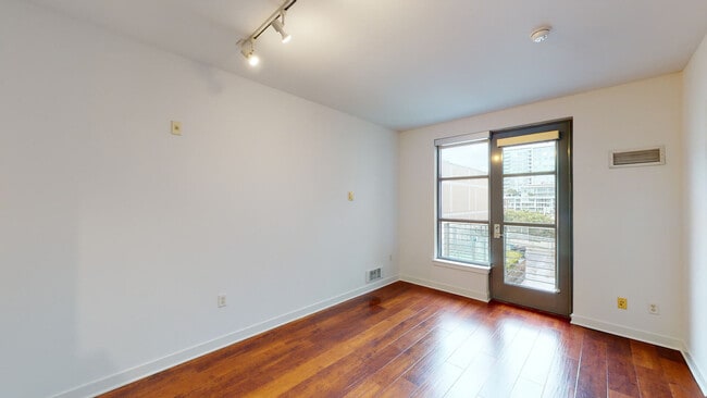 Interior Photo - Edgewater