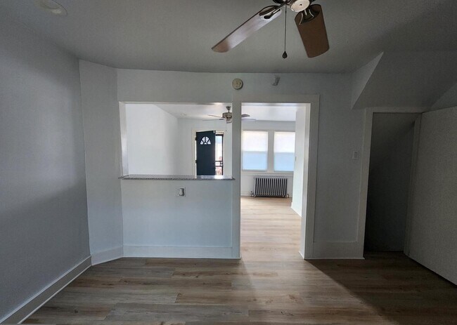 Foto del edificio - 306 W Courtland St