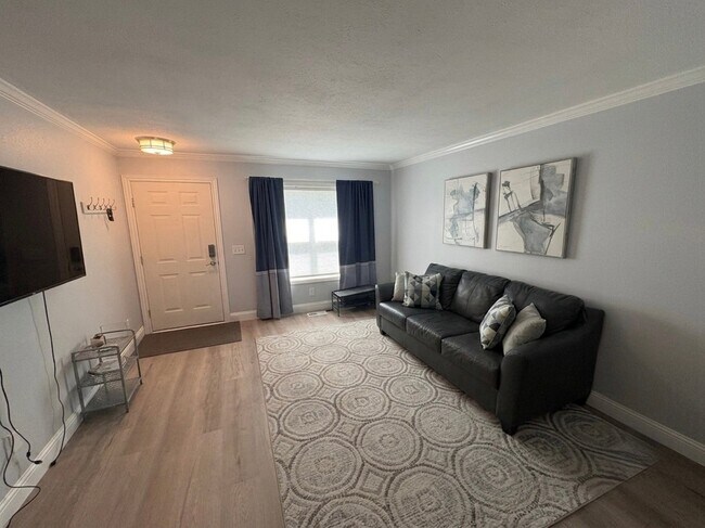 Foto del edificio - 2076 Oakcrest Cir