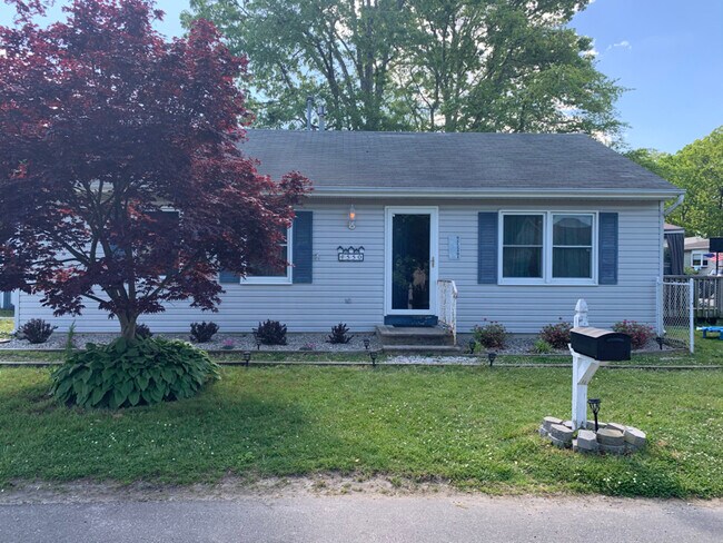 Foto del edificio - 550 Roosevelt Ave