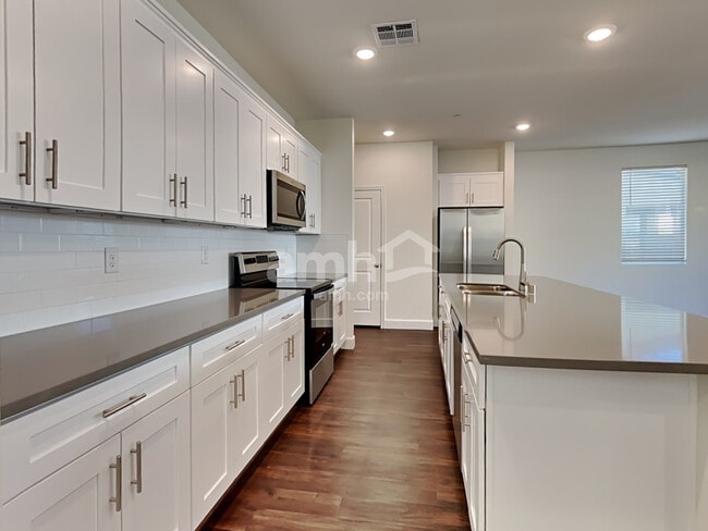 Building Photo - 296 Austin Bellerose Pl