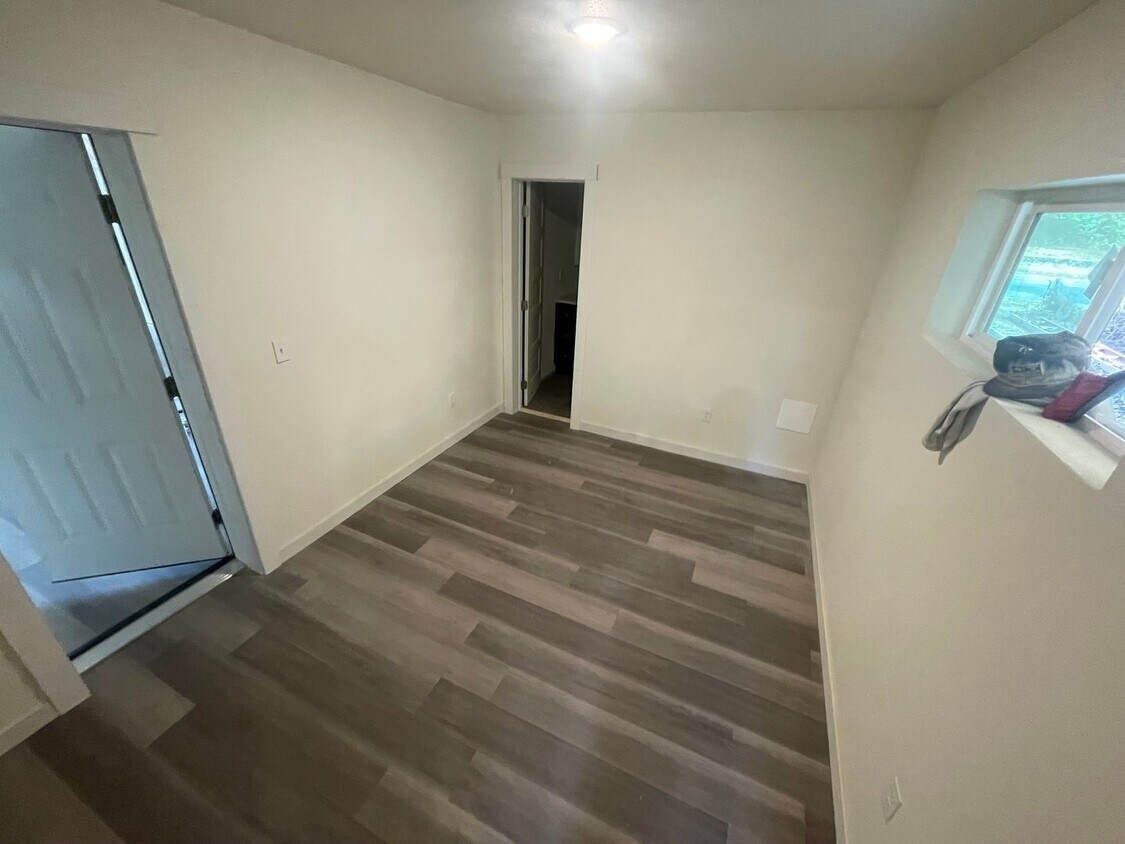 Foto del edificio - 701 E 3rd St