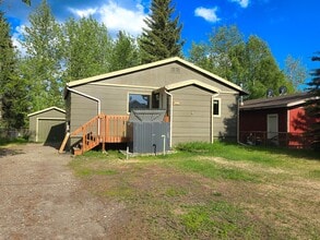 Building Photo - 2223 Mercier St