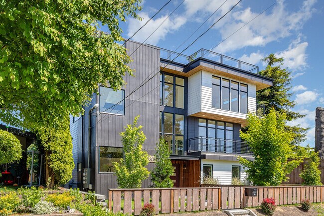Foto del edificio - 8308 25th Ave NW