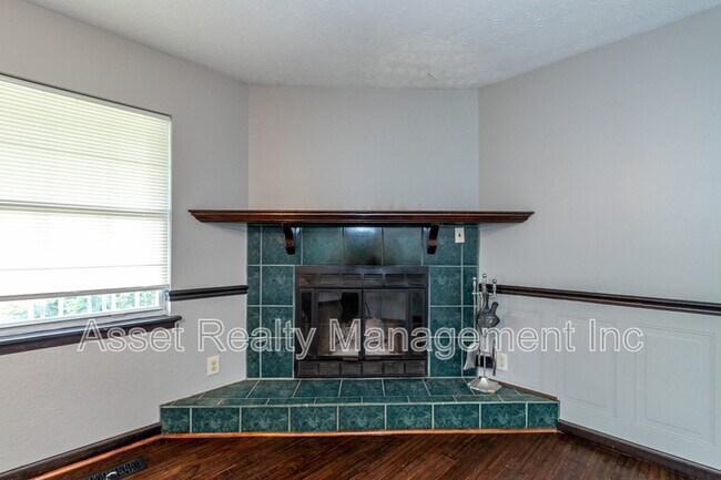 Foto del edificio - 6601 Bay Cir Dr