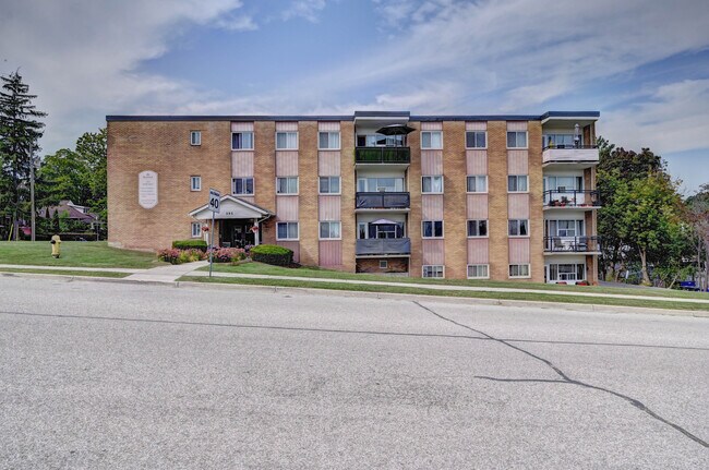 Photo du bâtiment - Dolph Street Apartments