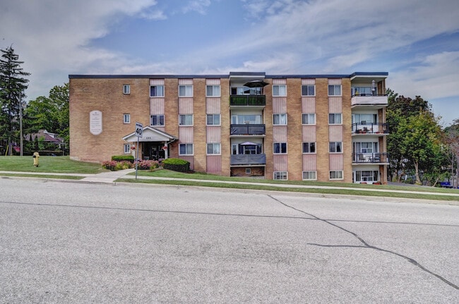 Photo du bâtiment - Dolph Street Apartments
