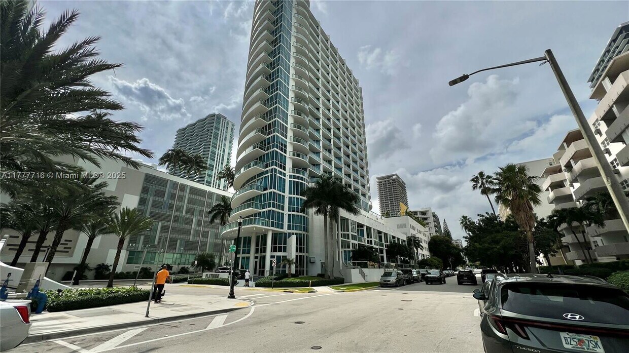 Foto principal - 480 NE 30th St