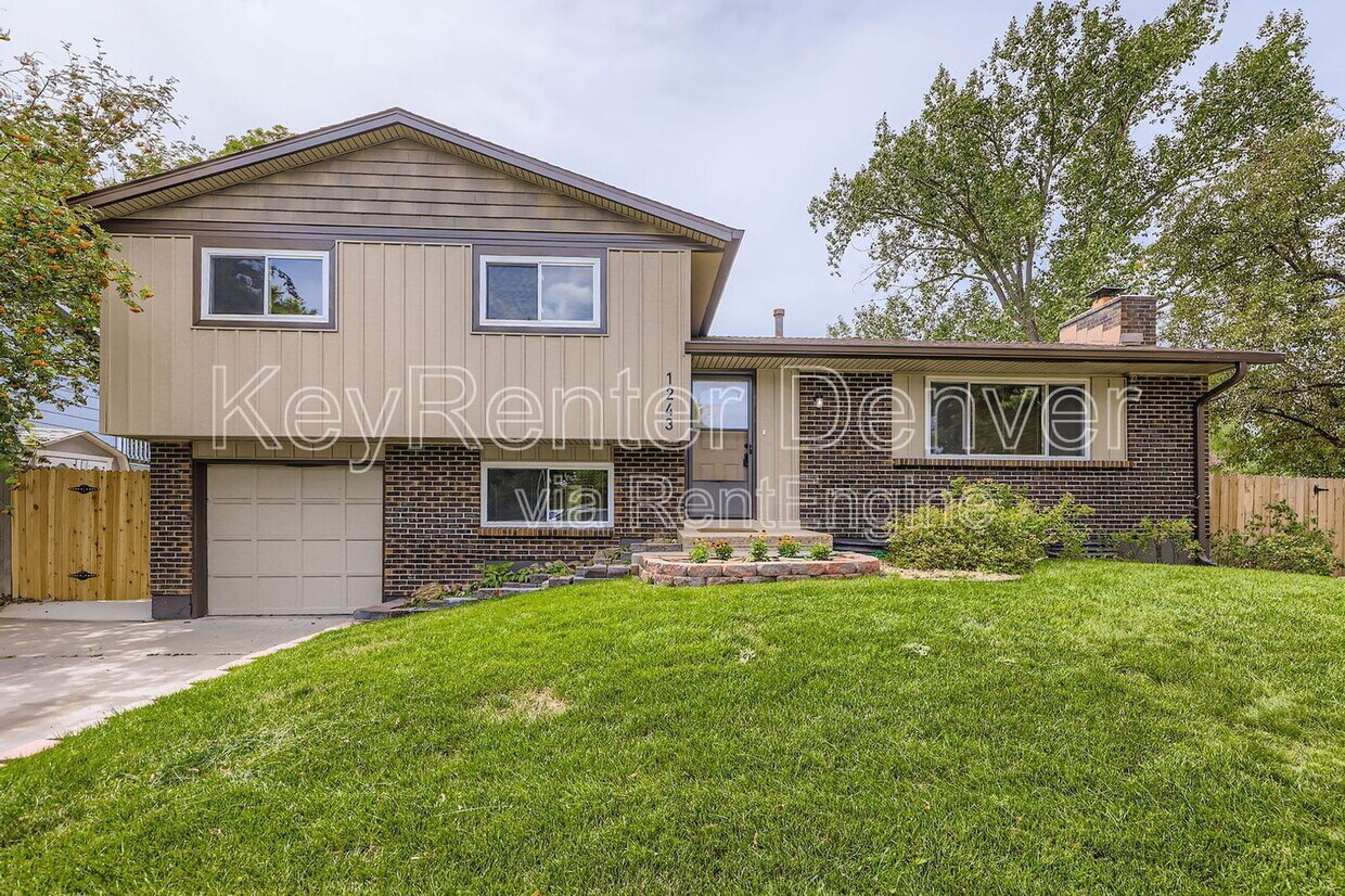 Foto principal - 1243 S Johnson Way
