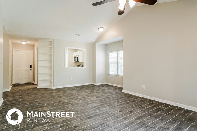 Building Photo - 1915 Collier Rd