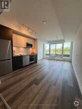 Building Photo - 880-880 The Queensway
