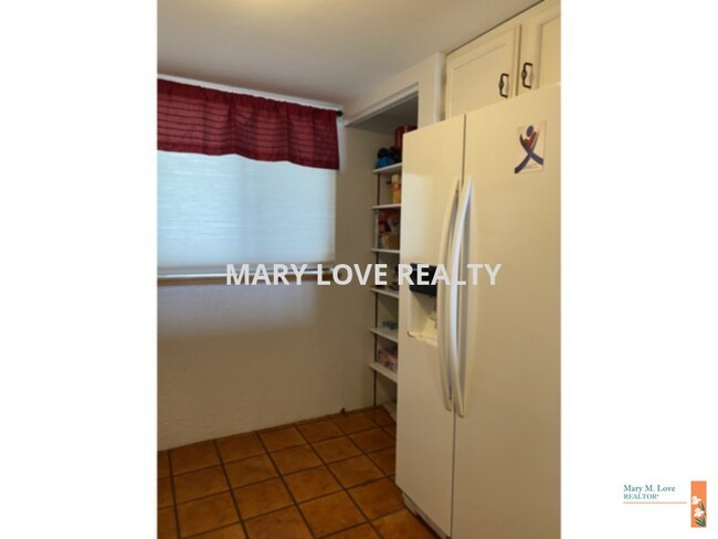 Foto del edificio - BEAUTIFULLY DECORATED FURNISHED 2 BED 2 BA...