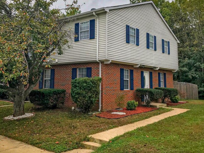 Building Photo - 3553 Cranmer Mews
