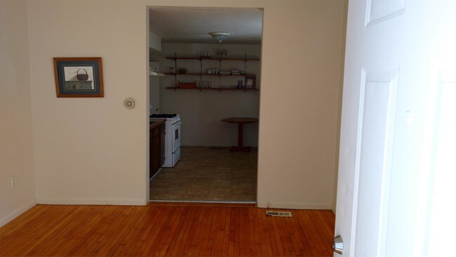 Building Photo - 224 Hier Ave