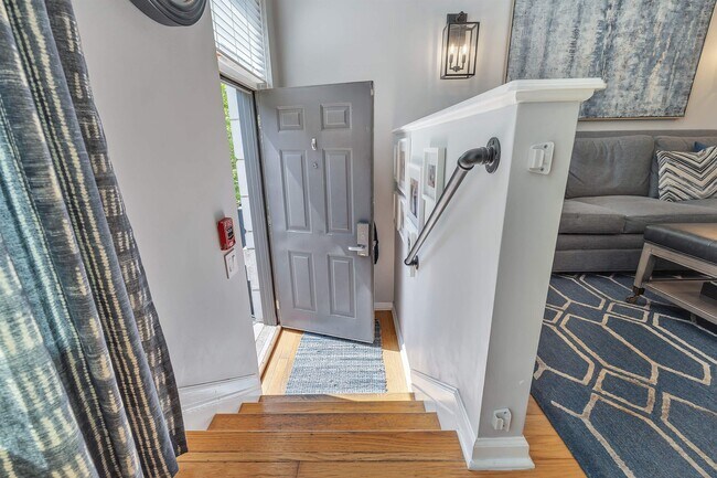 Foto del edificio - 1300 Grand St