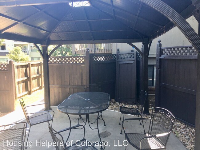 Building Photo - 3 br, 2 bath House - 4949 Eisenhower Drive #D