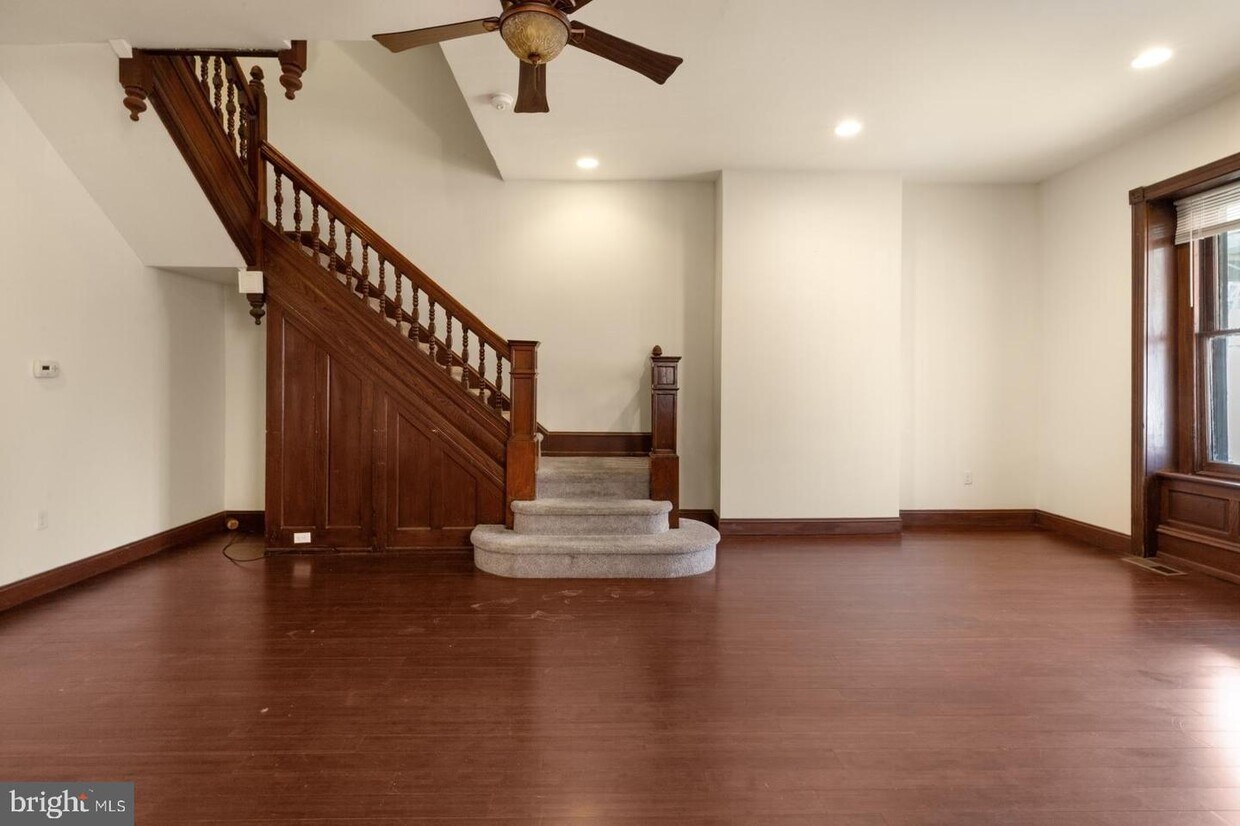 Foto principal - 4841 Cedar Ave