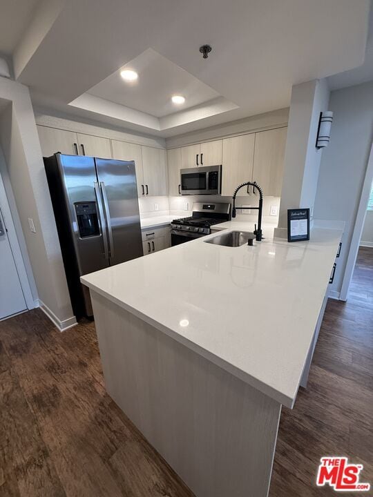 Foto del edificio - 7660 Beverly Blvd