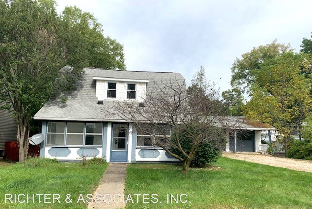 Primary Photo - 3 br, 1 bath House - 307 E BROAD