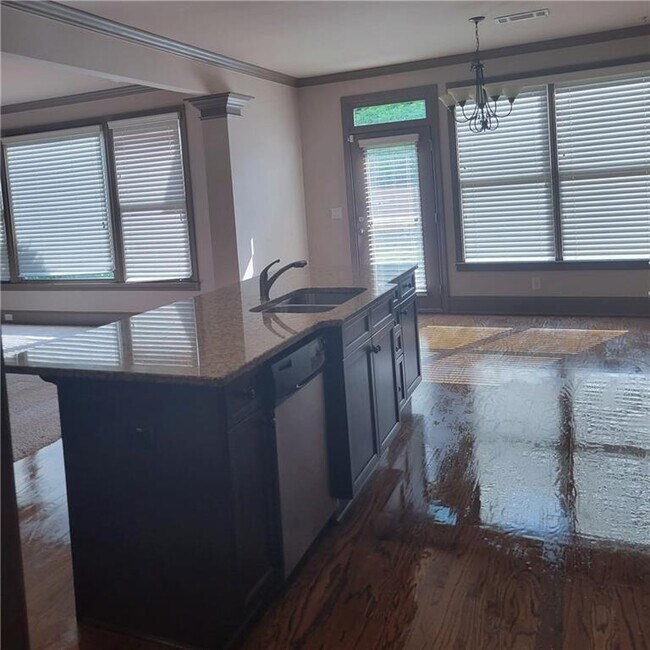 Foto del edificio - 5230 Habersham Hills Dr