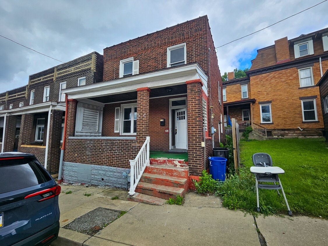 Primary Photo - 535 E Warrington Ave