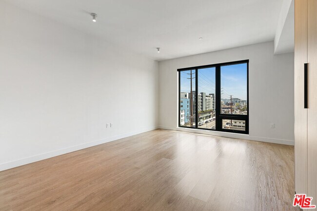 Foto del edificio - 10700 Tabor St