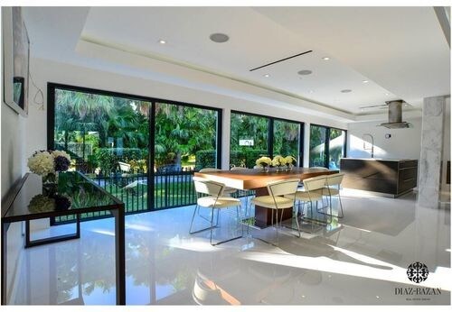 Foto del edificio - 5750 Lagorce Dr