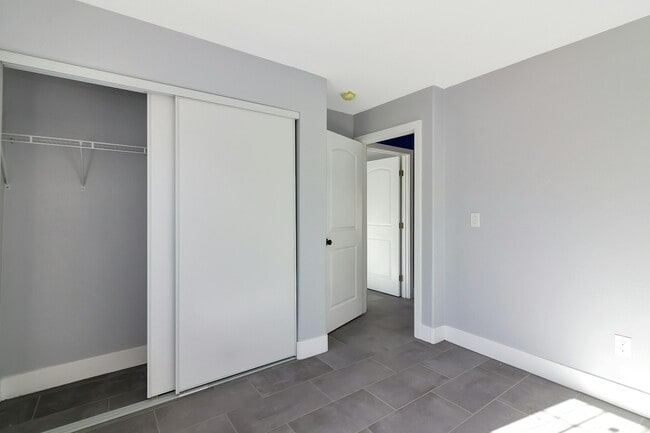 Building Photo - 2518 N McCarran St