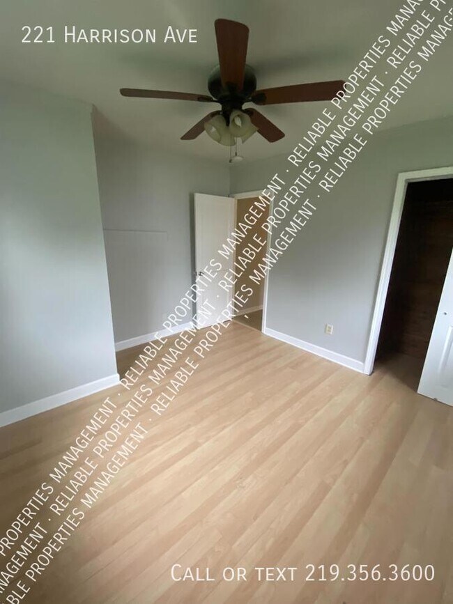 Foto del edificio - 221 Harrison Ave