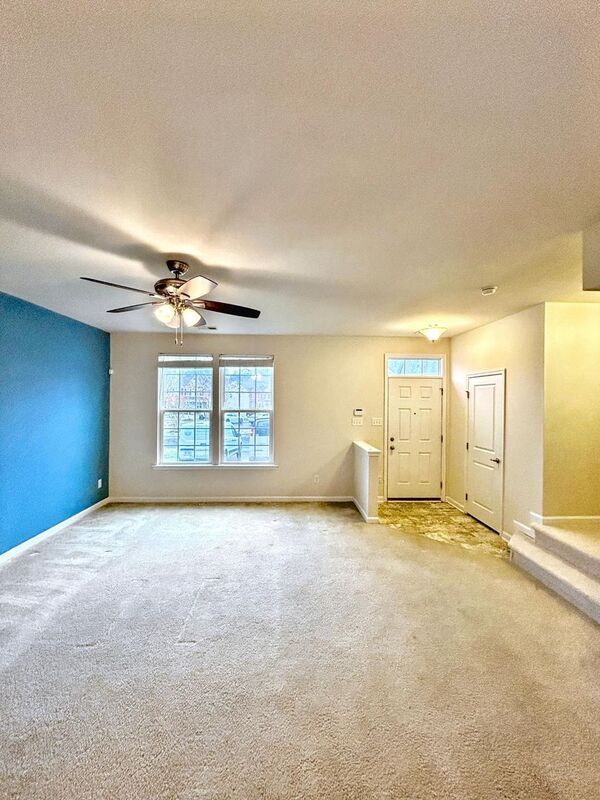 Foto del edificio - 8116 Creekside Village Dr