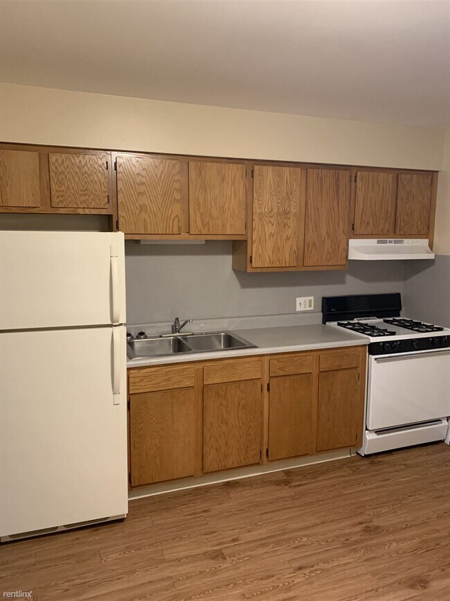 Foto del edificio - 2 br, 1 bath 4plex - 956 33rd St SE