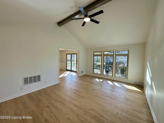 Foto del edificio - 8806 Tranquil Valley Ln