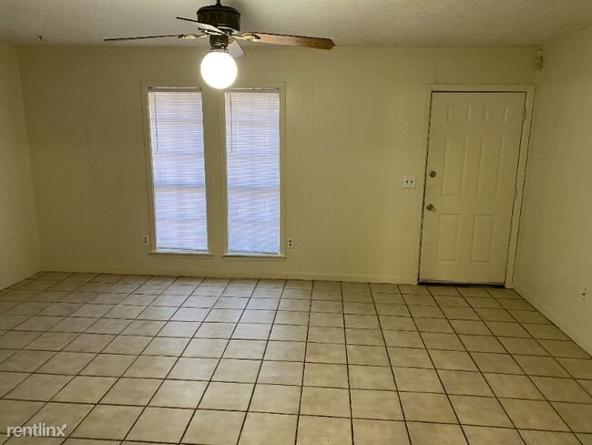 Building Photo - 2 br, 1 bath Townhome - 167 Mccluer Rd Apt B