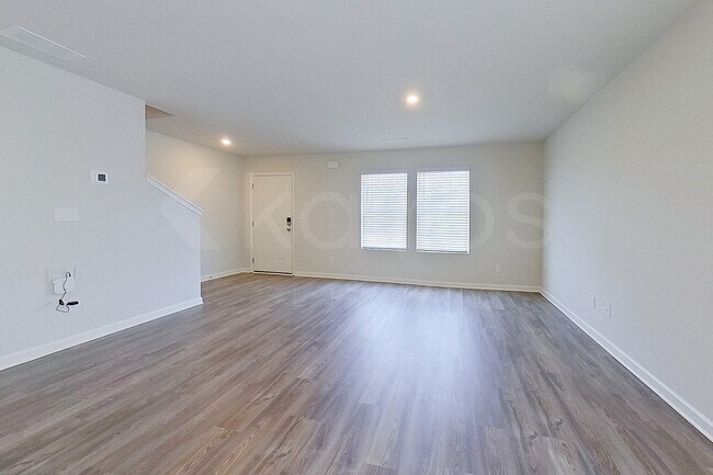 Foto del edificio - 440 Hawthorn Trl