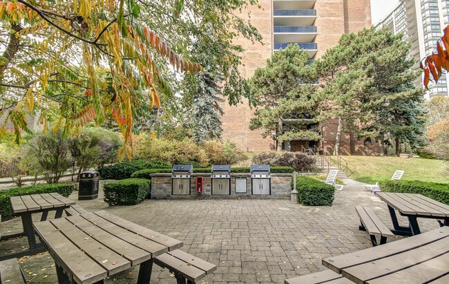 Building Photo - 2220 Marine Dr
