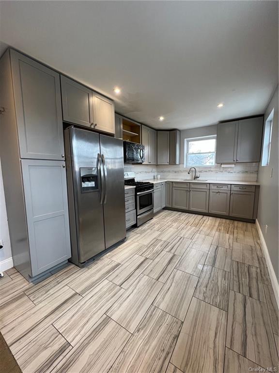 Foto principal - 4385 Wickham Ave