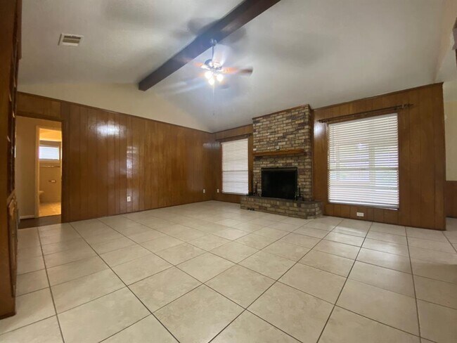 Building Photo - 8802 Sandstone Rd
