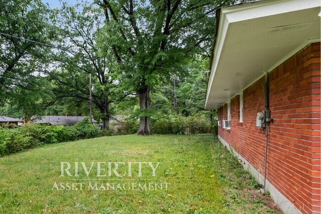 Photo - 1381 Laudeen Dr House
