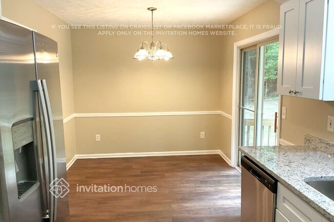 Foto del edificio - 4210 Burgundy Way