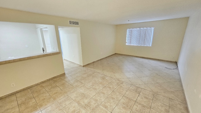 Foto del edificio - 5541 Fulcher Ave