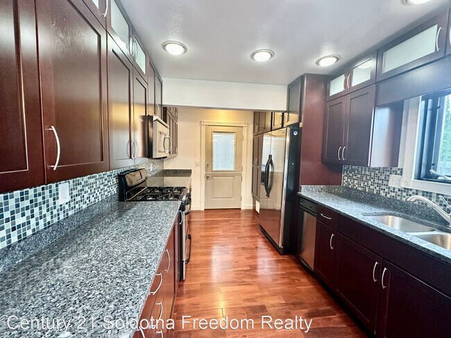 Building Photo - 3 br, 2 bath House - 295 N Brentwood