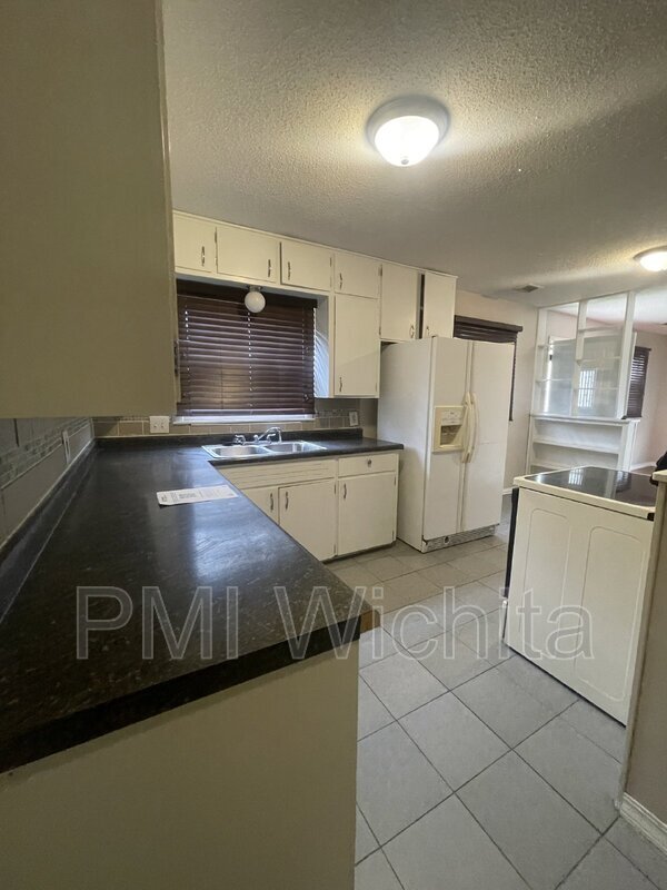 Foto del edificio - 127 N Tracy St